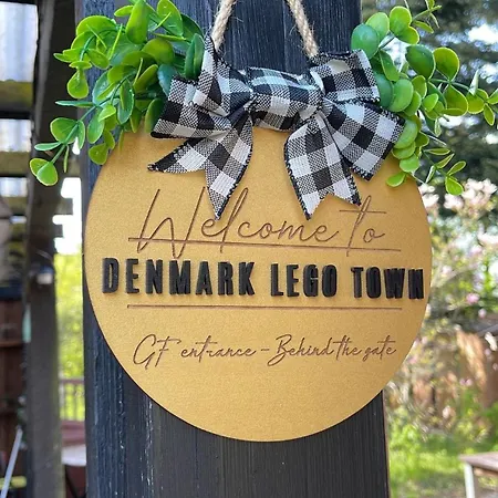 Accommodatie bij particulieren 5minute Walk To Lego House - Private With Bathroom *